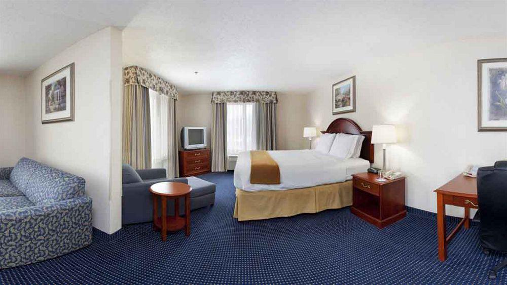 Holiday Inn Express Hotel & Suites Cleveland-Richfield, An Ihg Hotel Brecksville Dış mekan fotoğraf